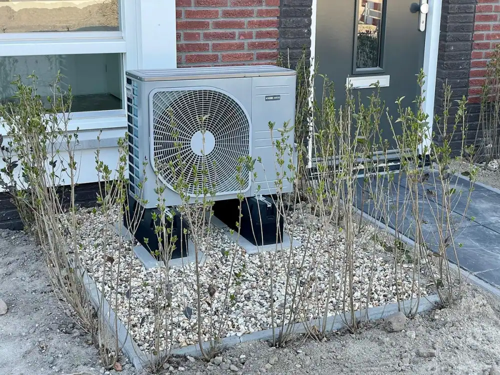 Outdoor residential air conditioning unit