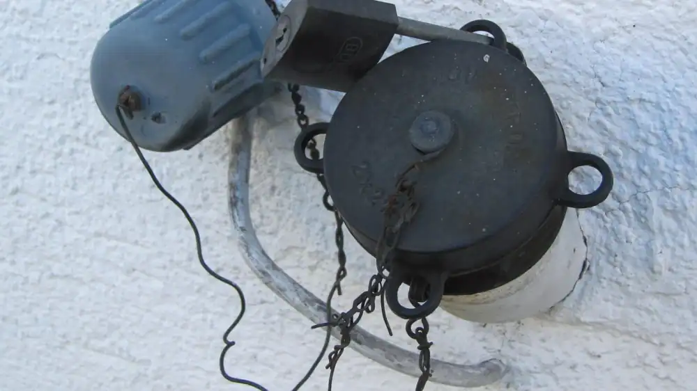 Home heating oil tank fill valve